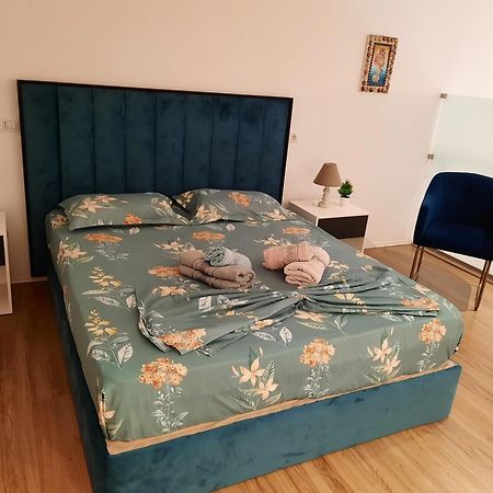 Vlorë Apartament Me Qera Dublex Lungomare חדר תמונה